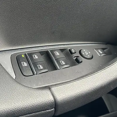 BMW X3 xDrive 20d — SUV diesel mild-hybrid, ultra faible kilométrage 2024 — Miniature 18