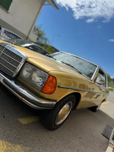 Mercedes-Benz 280 CE Automatic — Coupé élégant des années 70, boîte auto originale — vista posteriore