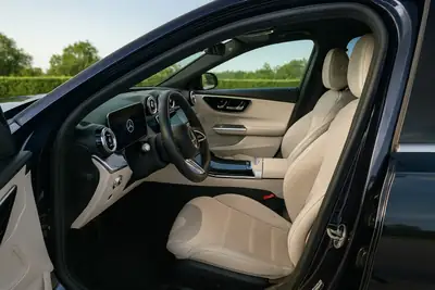Mercedes-Benz C 220 d T — Break diesel hybride, 60 000 km, confort premium — Seitenansicht