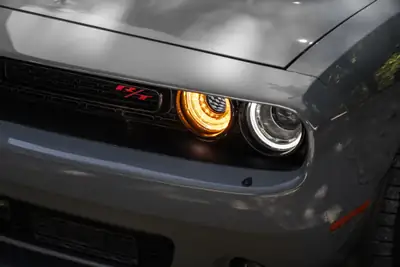 Dodge Challenger 6.4 V8 HEMI SRT ScatPack — Muscle car légendaire, 492 ch purs — tableau de bord
