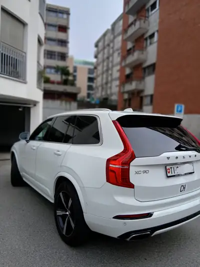 Volvo XC90 D5 AWD R-Design — SUV 7 places premium, diesel performant — Armaturenbrett