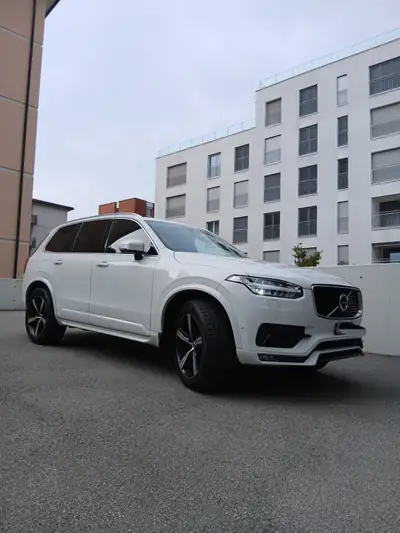 Volvo XC90 D5 AWD R-Design — SUV 7 places premium, diesel performant — Detail