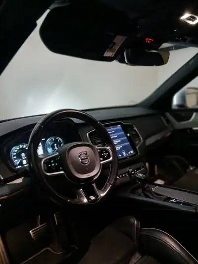 Volvo XC90 D5 AWD R-Design — SUV 7 places premium, diesel performant — Miniatur 7