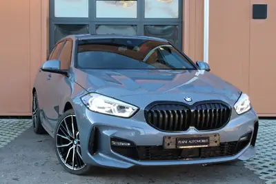 BMW 118i Pure M Sport Steptronic — Compacte sportive avec toit panoramique et technologie Head-Up — vue extérieure