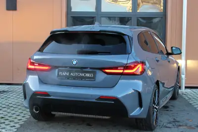 BMW 118i Pure M Sport Steptronic — Compacte sportive avec toit panoramique et technologie Head-Up — Miniature 7