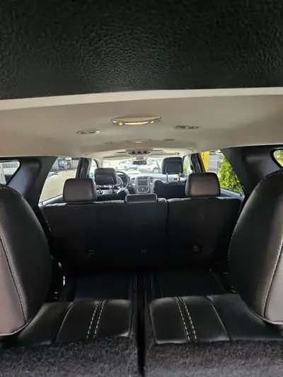 Dodge Durango 2014 — Imposant SUV 7 places tout-terrain, kilométrage maîtrisé — Miniatura 8