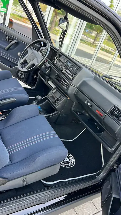 VW Golf 1800 GTI G60 — Légende sportive 1991, état collection exceptionnel — Thumbnail 7