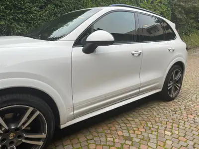 Porsche Cayenne Diesel — SUV premium robuste, 193'000 km, sans sinistre — vista esterna
