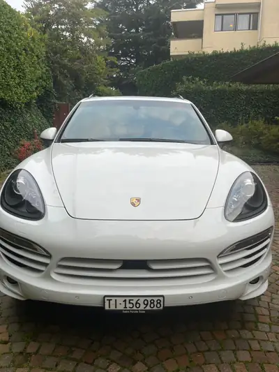 Porsche Cayenne Diesel — SUV premium robuste, 193'000 km, sans sinistre — fianco