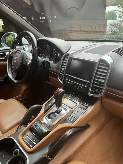 Porsche Cayenne Diesel — SUV premium robuste, 193'000 km, sans sinistre — Miniatura 9