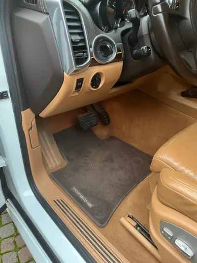 Porsche Cayenne Diesel — SUV premium robuste, 193'000 km, sans sinistre — Miniatura 10
