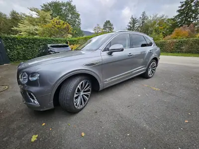 Bentley Bentayga V6 Hybrid First Edition — SUV de luxe hybride rechargeable, 43 000 km — Thumbnail 12