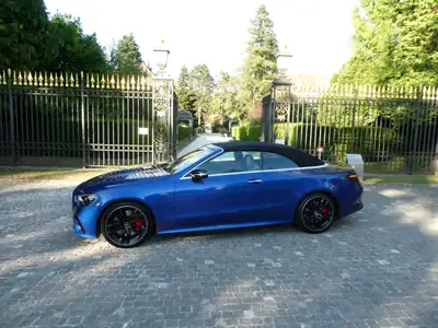 Mercedes-Benz E 53 AMG Cabriolet 4Matic+ — Élégance sportive décapotable, 18 800 km seulement — vue extérieure