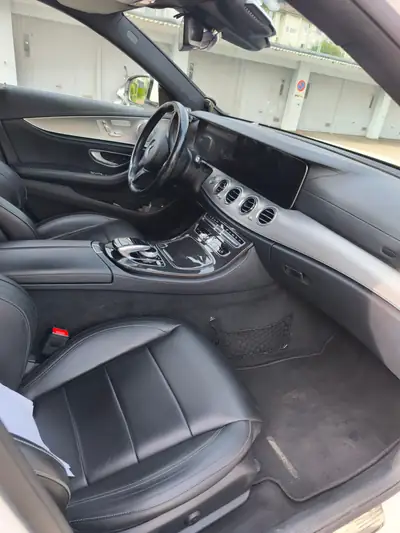 Mercedes-Benz E 220 d 9G-Tronic — Break diesel efficient, 104'000 km seulement — Heckansicht