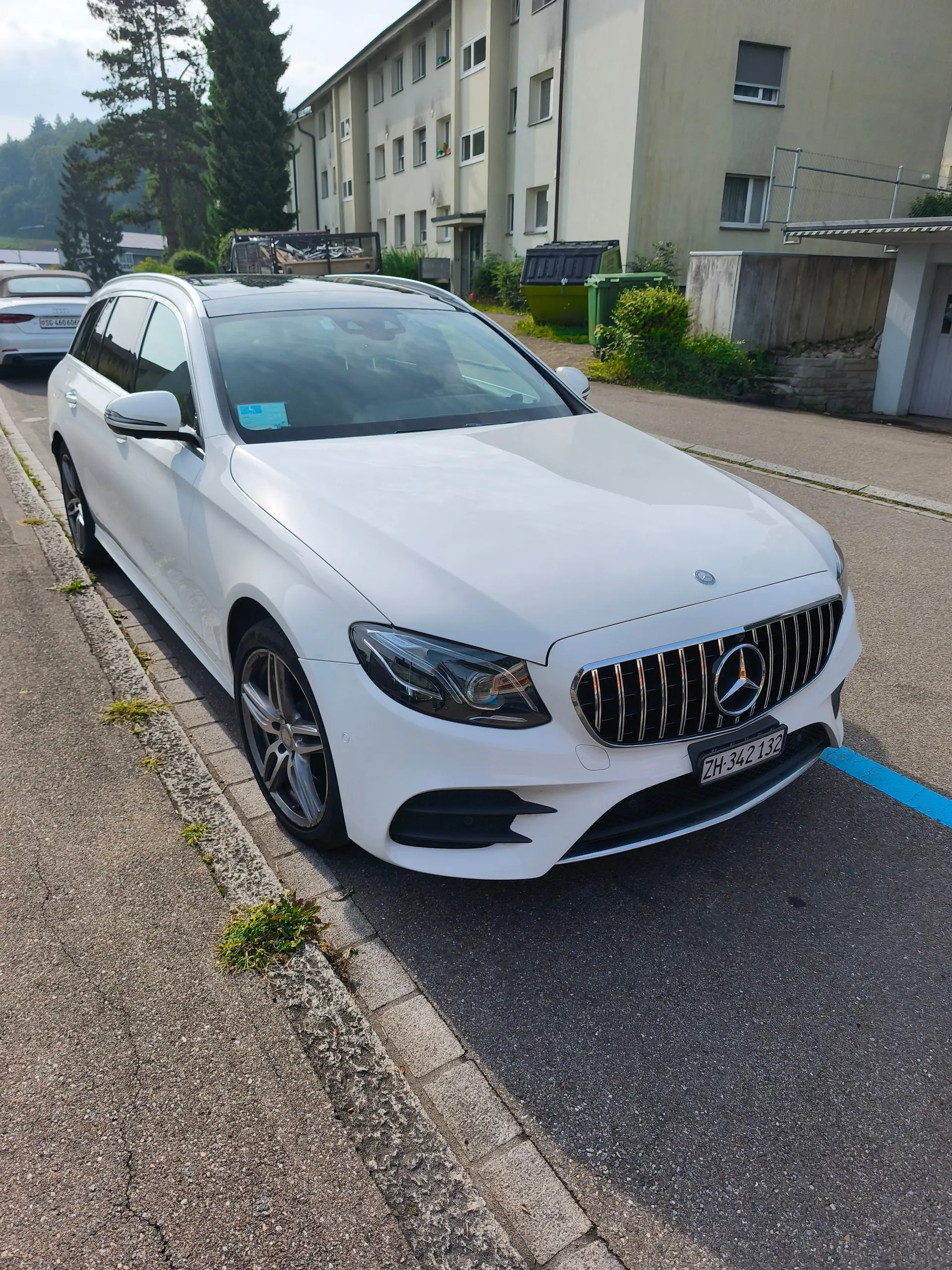 Mercedes-Benz E 220 d 9G-Tronic — Break diesel efficient, 104'000 km seulement — Außenansicht