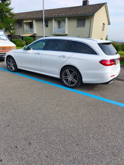 Mercedes-Benz E 220 d 9G-Tronic — Break diesel efficient, 104'000 km seulement — Seitenansicht