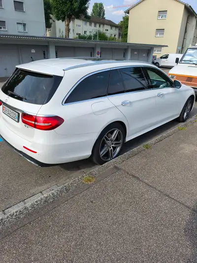 Mercedes-Benz E 220 d 9G-Tronic — Break diesel efficient, 104'000 km seulement — Armaturenbrett