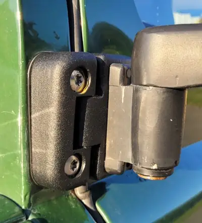 Land Rover Defender 90 SW — Légende 4×4 des années 2000, 6 places, tout-terrain éprouvé — Miniatur 10