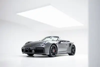 Porsche 911 Turbo Cabriolet PDK — Excellence sportive décapotable, 59'999 km seulement — côté