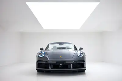 Porsche 911 Turbo Cabriolet PDK — Excellence sportive décapotable, 59'999 km seulement — intérieur
