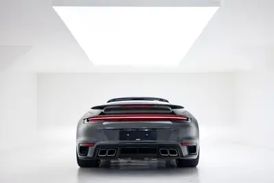 Porsche 911 Turbo Cabriolet PDK — Excellence sportive décapotable, 59'999 km seulement — Miniature 9