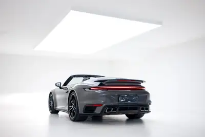 Porsche 911 Turbo Cabriolet PDK — Excellence sportive décapotable, 59'999 km seulement — Miniature 8