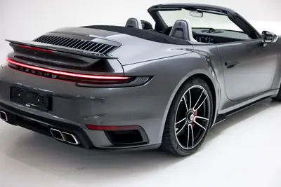 Porsche 911 Turbo Cabriolet PDK — Excellence sportive décapotable, 59'999 km seulement — Miniature 14