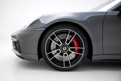 Porsche 911 Turbo Cabriolet PDK — Excellence sportive décapotable, 59'999 km seulement — Miniature 16