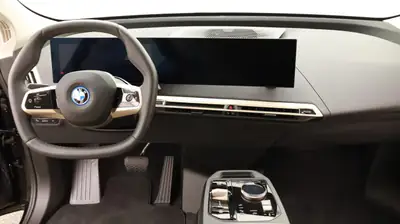 BMW iX xDrive40 — SUV électrique premium 2023, 19 900 km seulement — intérieur