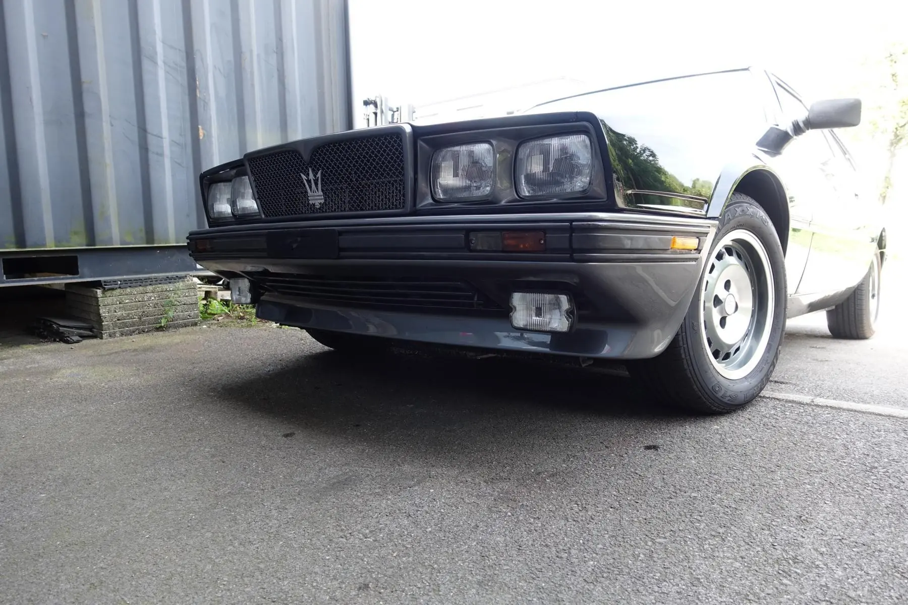 Maserati Biturbo SI 2.5 Black — Coupé sportif des années 80, véhicule de collection avec FIVA ID Card — vue extérieure