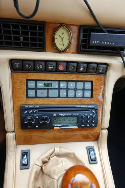 Maserati Biturbo SI 2.5 Black — Coupé sportif des années 80, véhicule de collection avec FIVA ID Card — Miniature 14