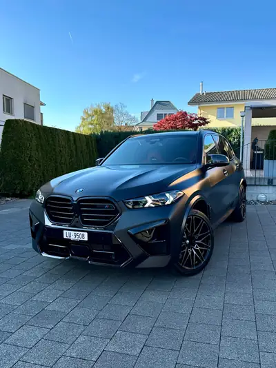 BMW X5M Competition — SUV haute performance 626 ch, cuir Merino premium — vista esterna