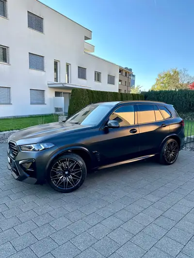 BMW X5M Competition — SUV haute performance 626 ch, cuir Merino premium — vista posteriore