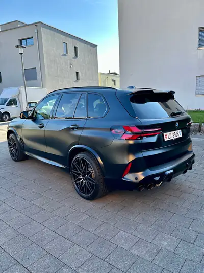 BMW X5M Competition — SUV haute performance 626 ch, cuir Merino premium — interni