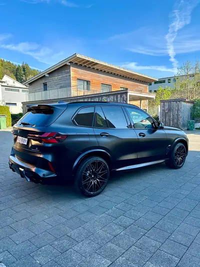 BMW X5M Competition — SUV haute performance 626 ch, cuir Merino premium — cruscotto