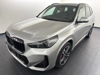 BMW X1 xDrive 20d 48V M Sport Pro — SUV premium hybride léger, 6400 km seulement — exterior view