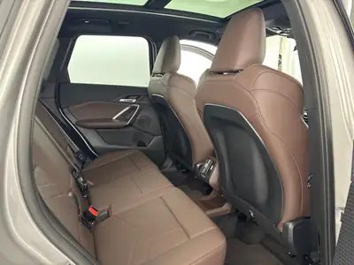 BMW X1 xDrive 20d 48V M Sport Pro — SUV premium hybride léger, 6400 km seulement — Thumbnail 8