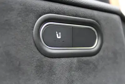 Mercedes-Benz Classe A 200 AMG Line — Compacte dynamique, technologie et sécurité intégrées — Miniature 12
