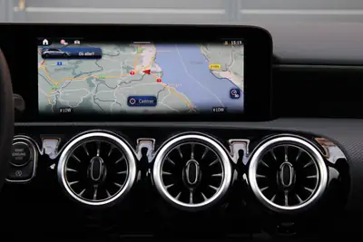 Mercedes-Benz Classe A 200 AMG Line — Compacte dynamique, technologie et sécurité intégrées — Miniature 15