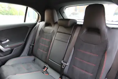 Mercedes-Benz Classe A 200 AMG Line — Compacte dynamique, technologie et sécurité intégrées — Miniature 22