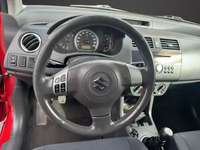 Suzuki Swift 1.3i 16V GL Top 4x4 — Citadine robuste, 4 roues motrices, contrôle d'expert — Thumbnail 12