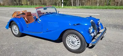 Morgan PLUS 8 1975 — Cabriolet britannique légendaire, 150 ch de pure tradition — vista posteriore