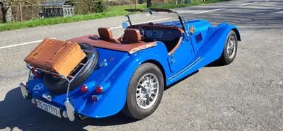 Morgan PLUS 8 1975 — Cabriolet britannique légendaire, 150 ch de pure tradition — vista esterna