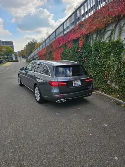 Mercedes-Benz E 400 Avantgarde 4Matic — Break élégant, 333 ch, transmission 9G-Tronic — arrière