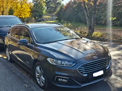 Ford Mondeo Titanium Hybride 2020 — Break spacieux, motorisation écologique et tachygraphe intégré — interni