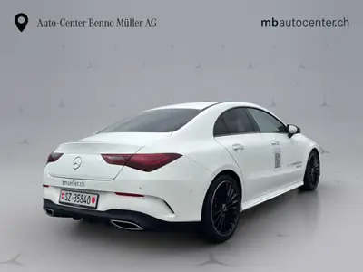 Mercedes-Benz CLA 250 AMG Line 4MATIC — Berline élégante hybride essence, 13 000 km — tableau de bord