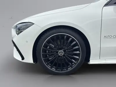 Mercedes-Benz CLA 250 AMG Line 4MATIC — Berline élégante hybride essence, 13 000 km — Miniature 20