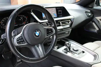 BMW Z4 M40i Steptronic — Cabriolet sportif 2019, équipements premium et performance 340 ch — Miniature 9