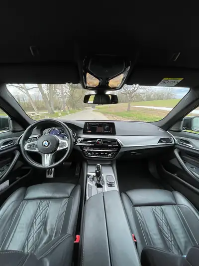 BMW 530d xDrive Steptronic — Berline premium diesel 265 ch, 76'000 km — cruscotto