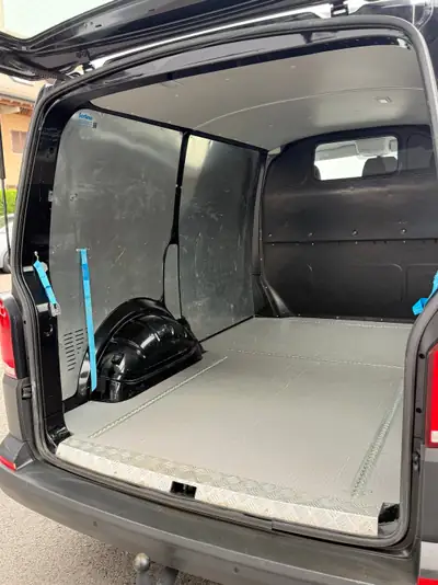 VW T6.1 2.0 TDI DSG — Utilitaire aménagé premium Sortimo, 49'000 km seulement — Miniature 13